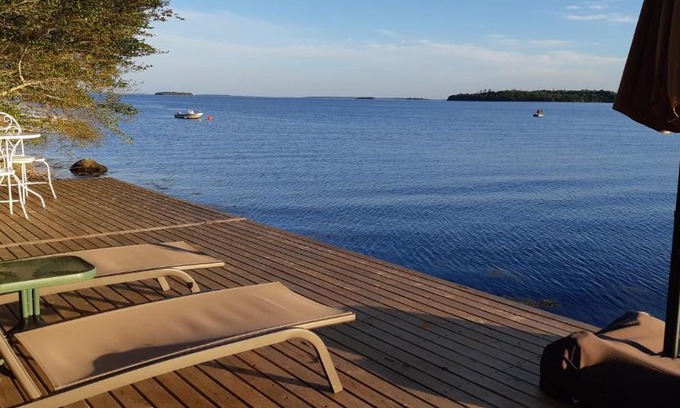 Chester House | Oceanfront Garden Cottage - Gateway to Attractions and Towns, Private Cove Mooring