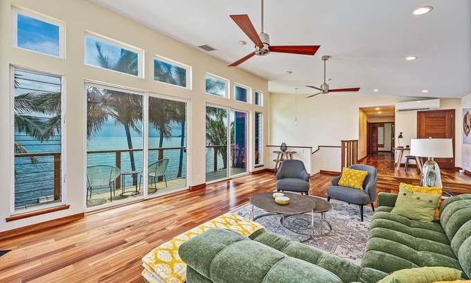 Kahalu u House | Oceanfront Gem in the Beautiful Kaneohe Dream Home Paradise Family Retreat