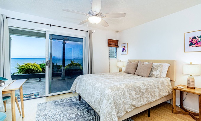 Kapoho House | Oceanfront in Hilo Hale Kai Suites Heritage Room - Queen Bed, Private Bath