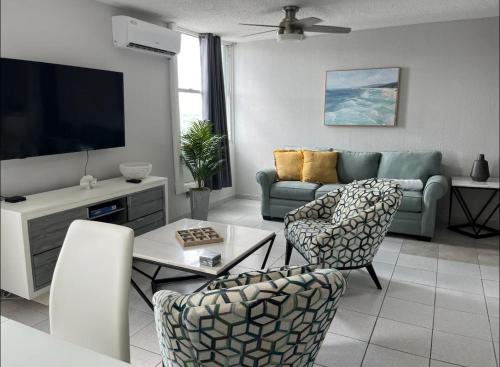 La Pared Apartment | Oceanfront in Luquillo