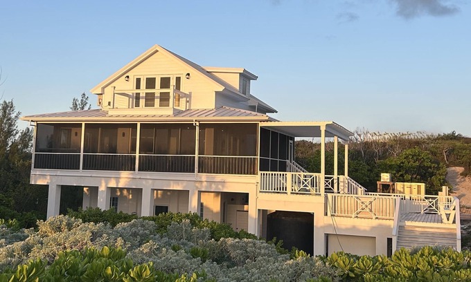 Green Turtle Cay House | OCEANFRONT New with POOL and nearby Dockage