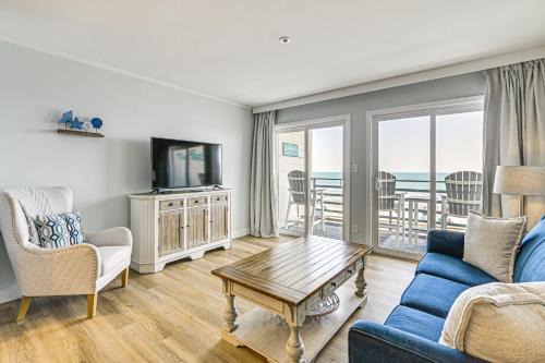 Garden City Apartment | Oceanfront South Carolina Retreat - Pool and Balcony