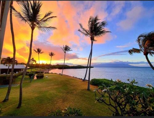 Ualapue Apartment | Oceanfront true 2 bedroom w/lanai on Molokai