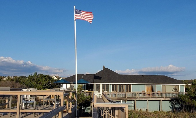 Kitty Hawk House | OCEANFRONT☆One level living w/ramp access to house & dune deck. Walk to dining!