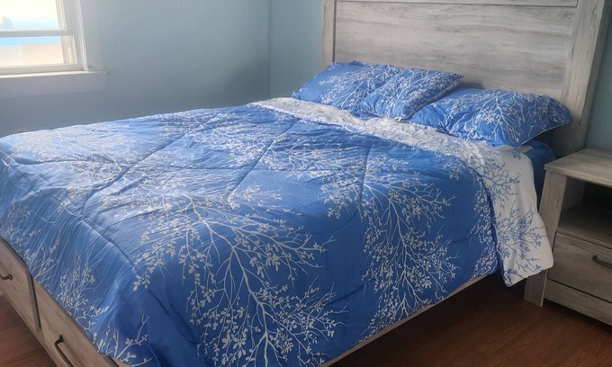 Ship Bottom Apartment | Oceanside 2 BR Apartment Sleeps 6