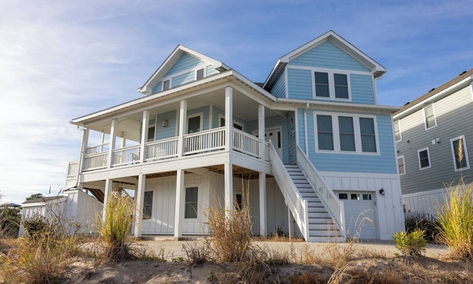 Ocean Hill House | Oceanside 7min walk2beach,6BR,Pool,HotTub,Foosball