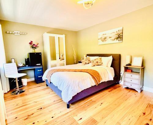 Regional District of Nanaimo Bed & Breakfast | Oceanside Manor - Golf Course View