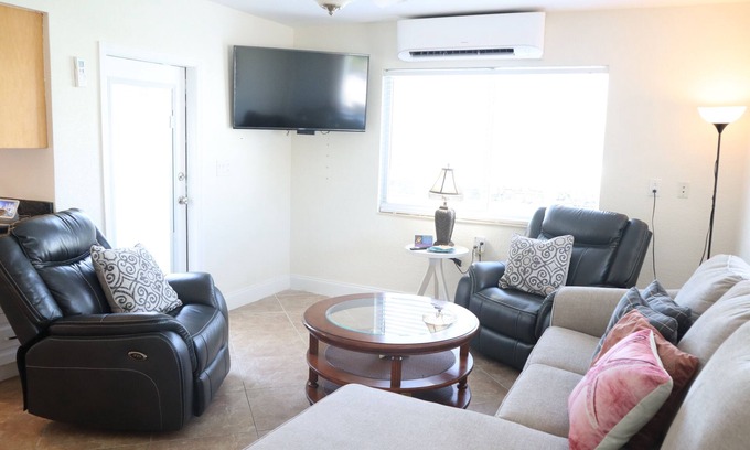 Little Venice House | Oceanside, Pet Friendly, Smart Home with-SUP, kayak with and 60 ft Dock