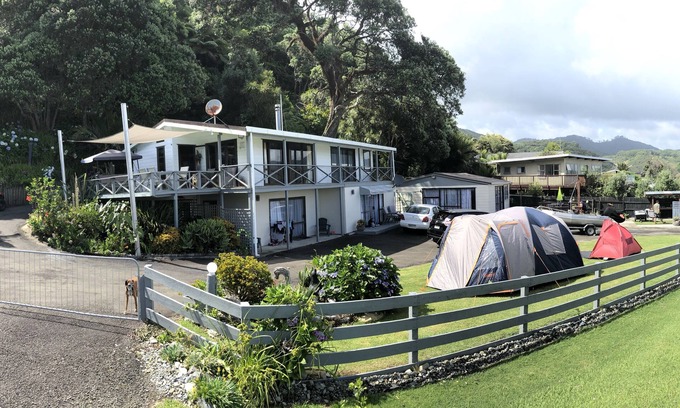 Waihau Bay Apartment | Oceanview at Oruaiti Beach in Waihau Bay