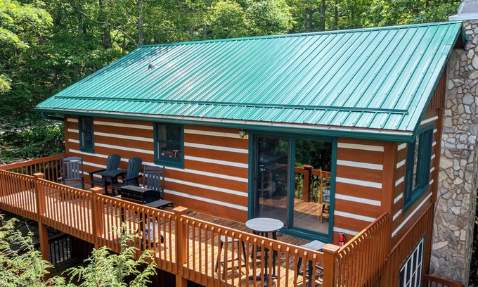 West Jefferson Cabin | October Adventures, High Country Comforts @ Mount Jefferson Vistas