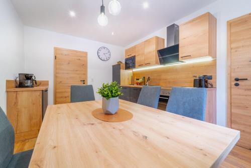 Oetztal-Bahnhof Apartment | Oetztaler Lausbubenhaus Max & Moritz