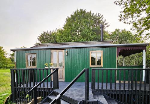 Brentwood Other | offgrid showmans caravan