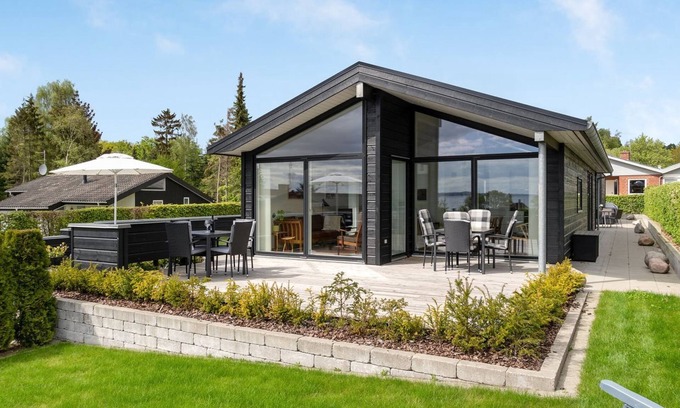 Lyngsbæk Strand House | "Øgoti" - 250m from the sea by Interhome