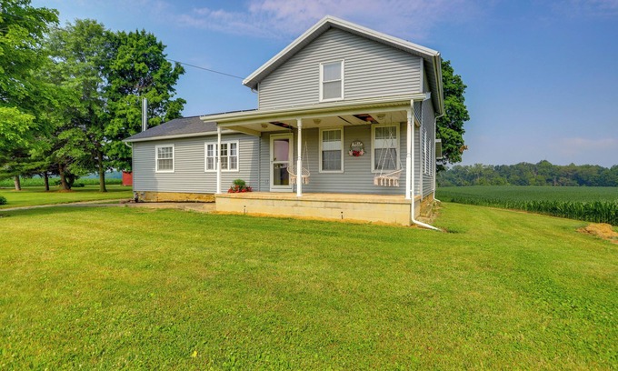 New Haven  Huron County House | Ohio Farmhouse Retreat w/Fire Pit & Patio