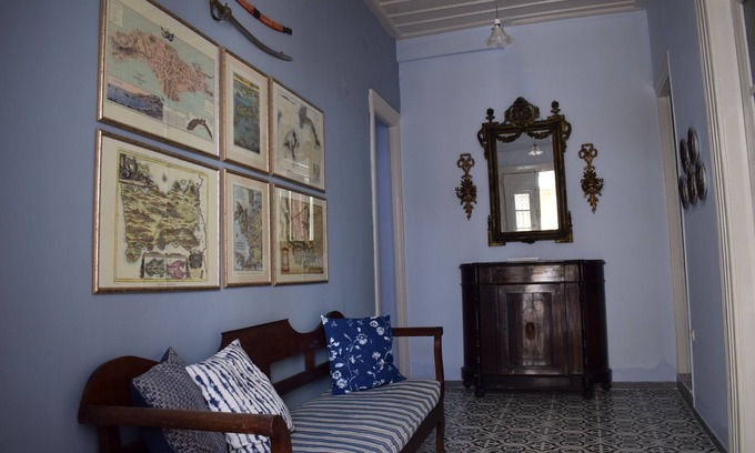 Karlovassi House | Oikίa Athanasia