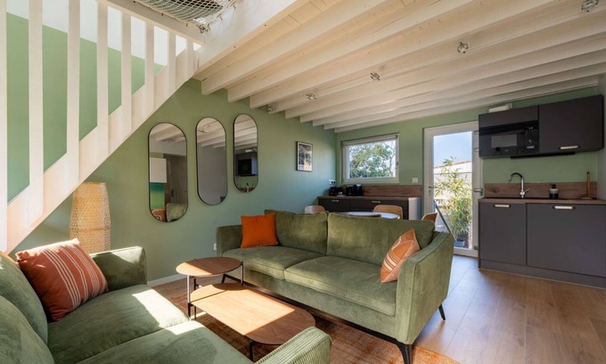 Valenciennes House | OIQIA Air Nomad Vancouver