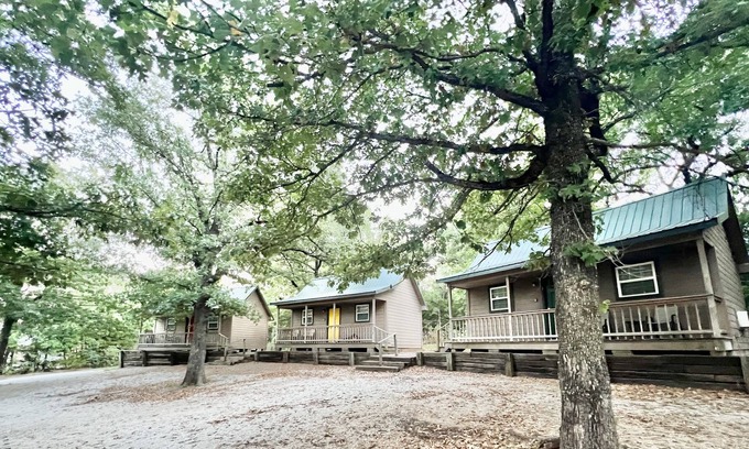 Sulphur Cabin | Okie Mountain Cabin 2: Minutes to Lake Arbuckle