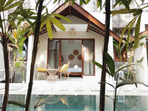 Selong Belanak House | Ola Ola Lombok