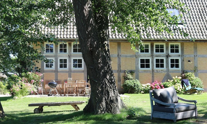 Pommerby House | Old barn near the beach with fireplace, sauna and plenty of space for families