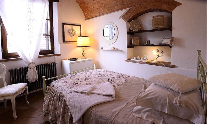 Siena House | old barn on Via Francigena