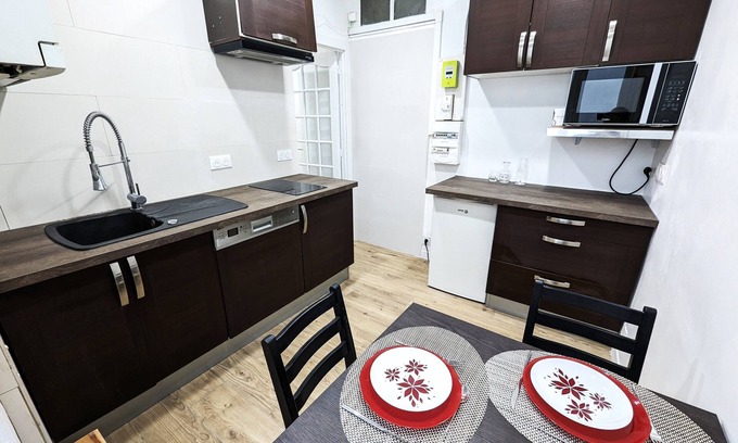 Marly-le-Roi Apartment | Old City peaceful retreat near Royal Park,15min Versailles, 5min Paris train