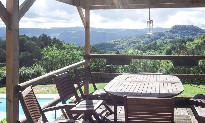 Champagnac House | Old house with character, private pool, sleeps 6, 3 bedrooms