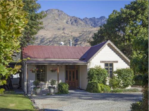 Lower Shotover Villa | Old School House
