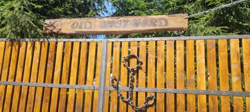 Risca House | OLD SHEPHERD Guest House