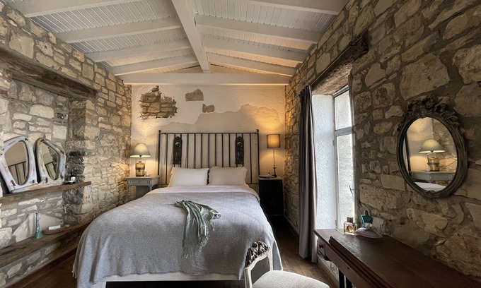 Urla House | Old Stone House with Private Garden Close to Urla City Center
