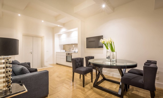 Rione VII Regola Apartment | OLD TOWN APARTMENTS ROME VIA GIULIAnA roman experience near Campo dè Fiori