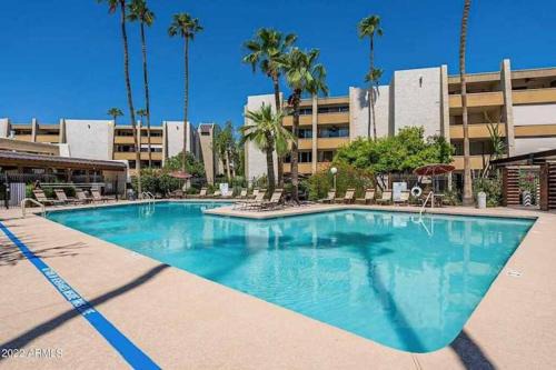 Entertainment District Apartment | Old Town Condo with 2 King Size Suites