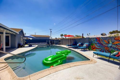 Cox Heights House | Old Town, Single story with Pool,Bunk Beds, and Games