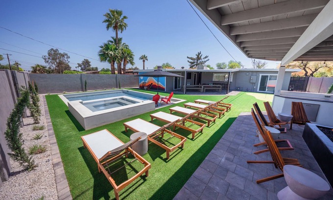 Cox Heights House | Old Town Villa - FREE Heated Pool, Hot Tub, Fire Pit, Putting Green, BBQ