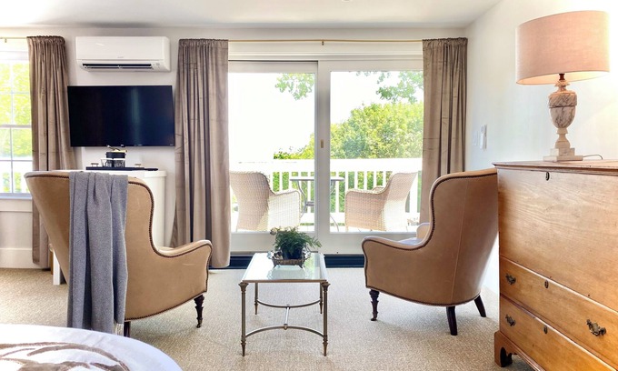 Ogunquit Hotel | Old Village Inn