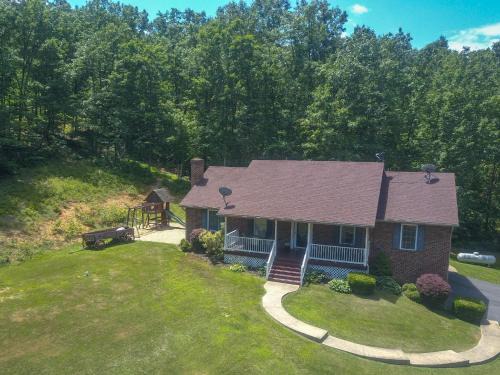 Luray House | Old Wagon Lodge In Shenandoah Woods - Starlink Satellite Wi-Fi