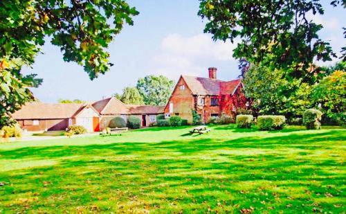 Tinsley Green House | Oldlands Farmhouse Gatwick