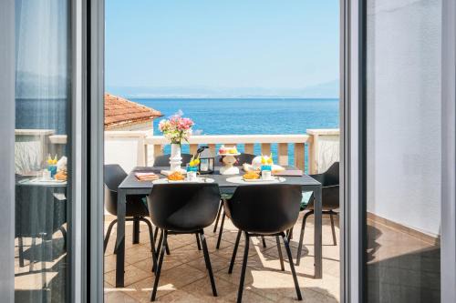 Sutivan Apartment | Olea Mare Sutivan - in the centre with parking