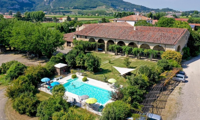 Longare Apartment | Oleandri apartment with one bedroom and one bathroom on the ground floor with wheelchair access (apartment 2)