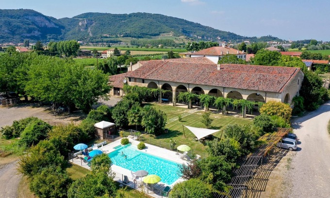 Longare Apartment | Oleandri apartment with one bedroom and one bathroom on the ground floor with wheelchair access (apartment 2)