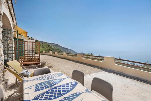 Finale Ligure Apartment | Oleandro