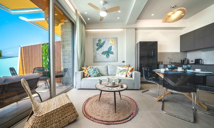 Heraklion Apartment | Oleas Suite Earth & Private Pool
