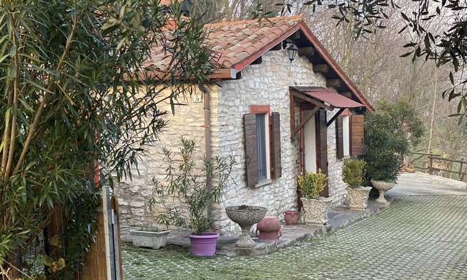Albettone Ski Chalet | 'Olive Grove House' chalet with private terrace and Wi-Fi