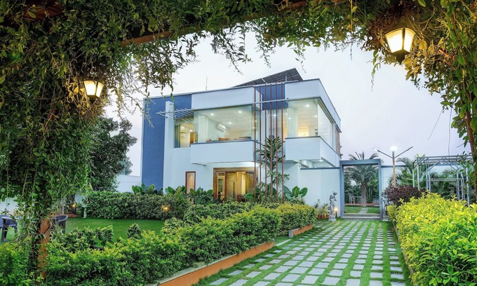 Chevella Villa | Olivewood Villa A 3BHK Farmstay with Private Pool by Homeyhuts