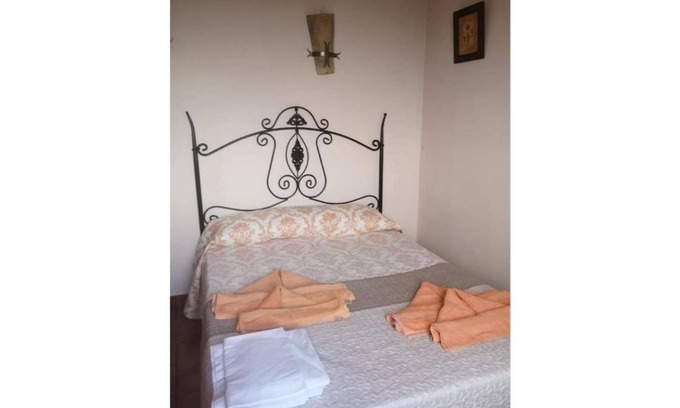 Iznatoraf House | Olmos House