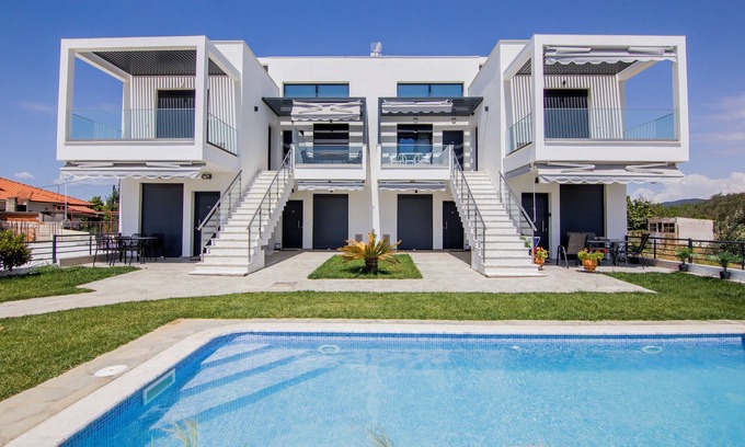 Paralia Ofryniou Apartment | Olympiada Residential Complex & Villas