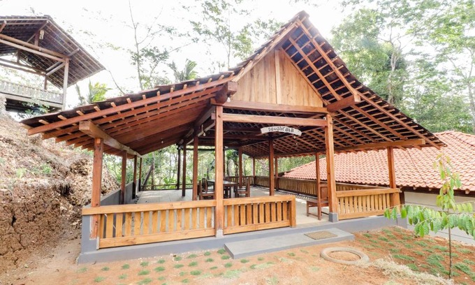 Kulon Progo Hotel | Omah Watu Blencong