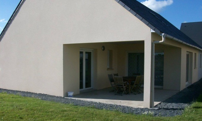 Saint-Laurent-sur-Mer House | omaha beach new single storey house