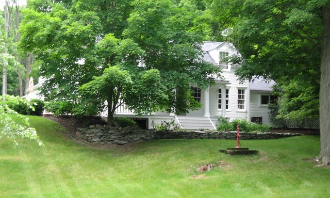 Clinton Corners Bed & Breakfast | Omega Special Sun thru Thurs 5 day minimum 3 miles away
