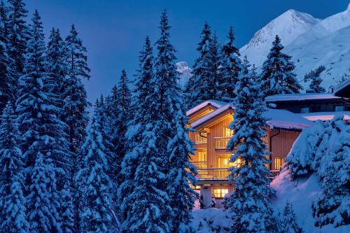 Lech am Arlberg Ski Chalet | Omesberg-Hütt'n