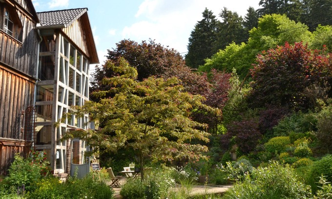 Lindlar Apartment | Ommertalhof, garden paradise. A hidden gem